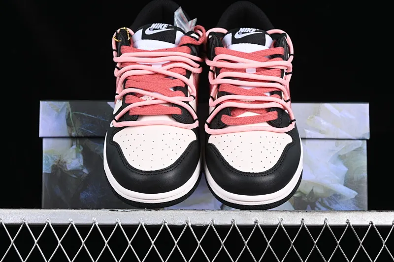 All Categories Nk SB Dunk Series Nk SB Dunk Low Low-top Sneakers Nk Dunk Low Panda Prank-Summer Theme Gesanghua Strawberry Oreo SB Strap Low-top Casual Sneakers CW1590-100